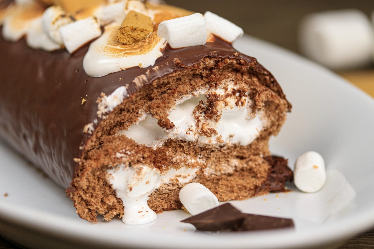 S'more Chocolate Swiss Roll